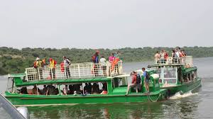 boat cruise at kazinga